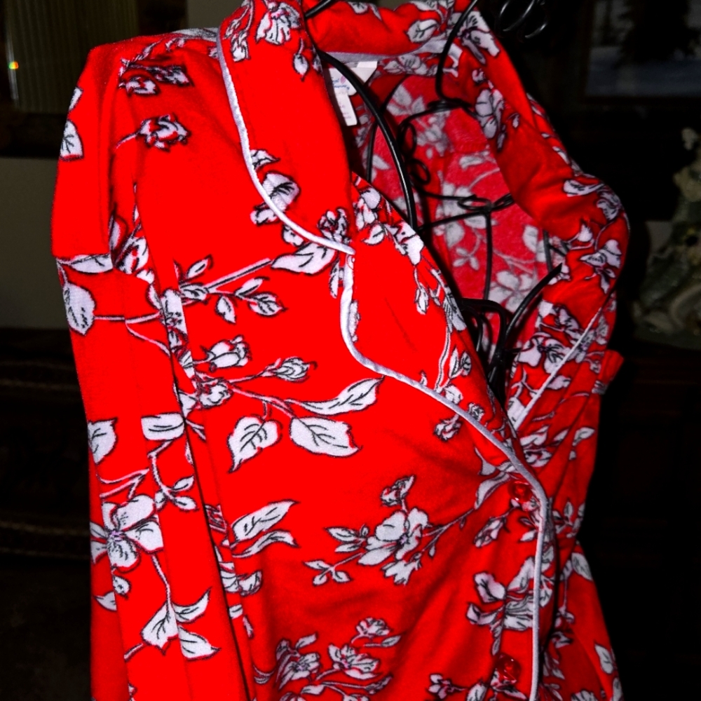 Pajamas sz small